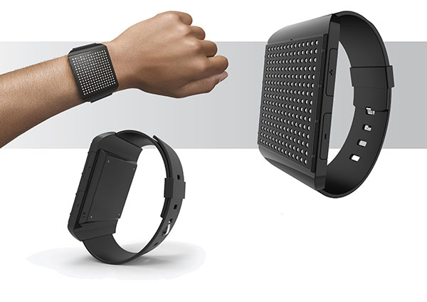 Il primo smartwatch in braille per i non vedenti