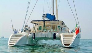 Catamarano ecologico e privo di barriere per i disabili